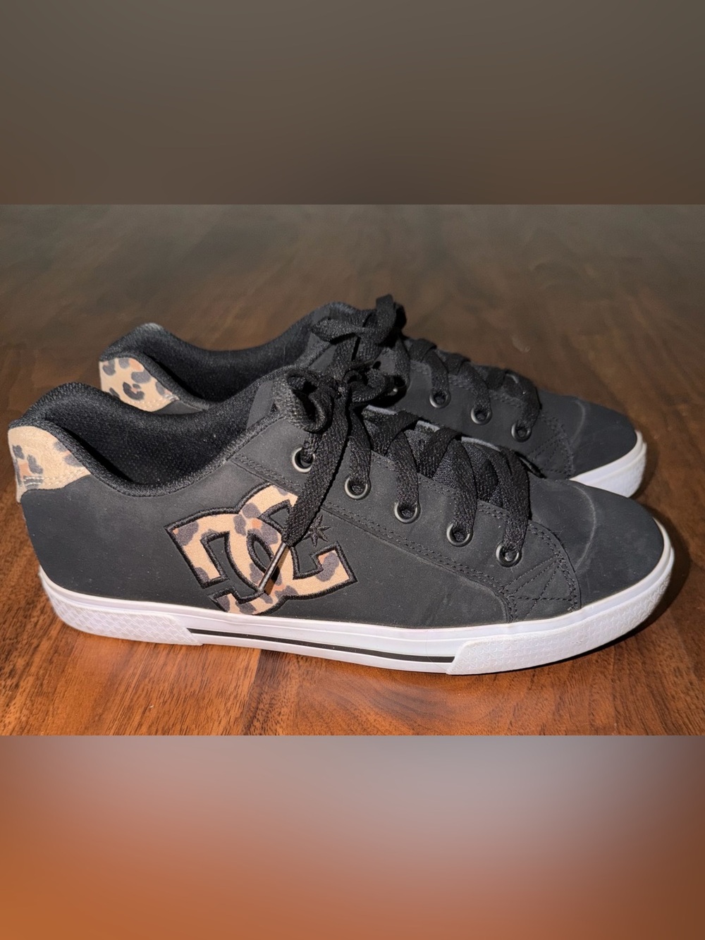 DC Women's Chelsea SE Skate Shoes
